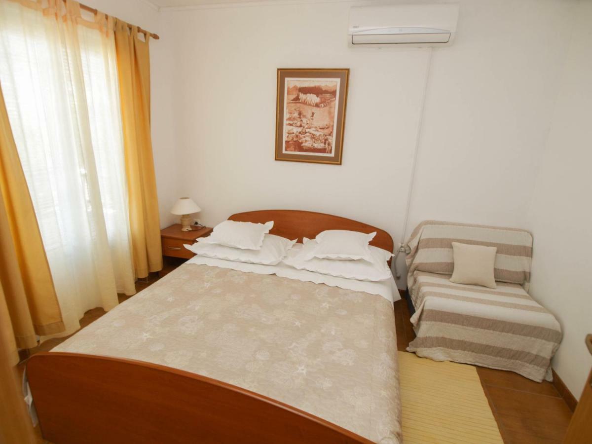 Apartments Jadranka Tučepi Екстериор снимка