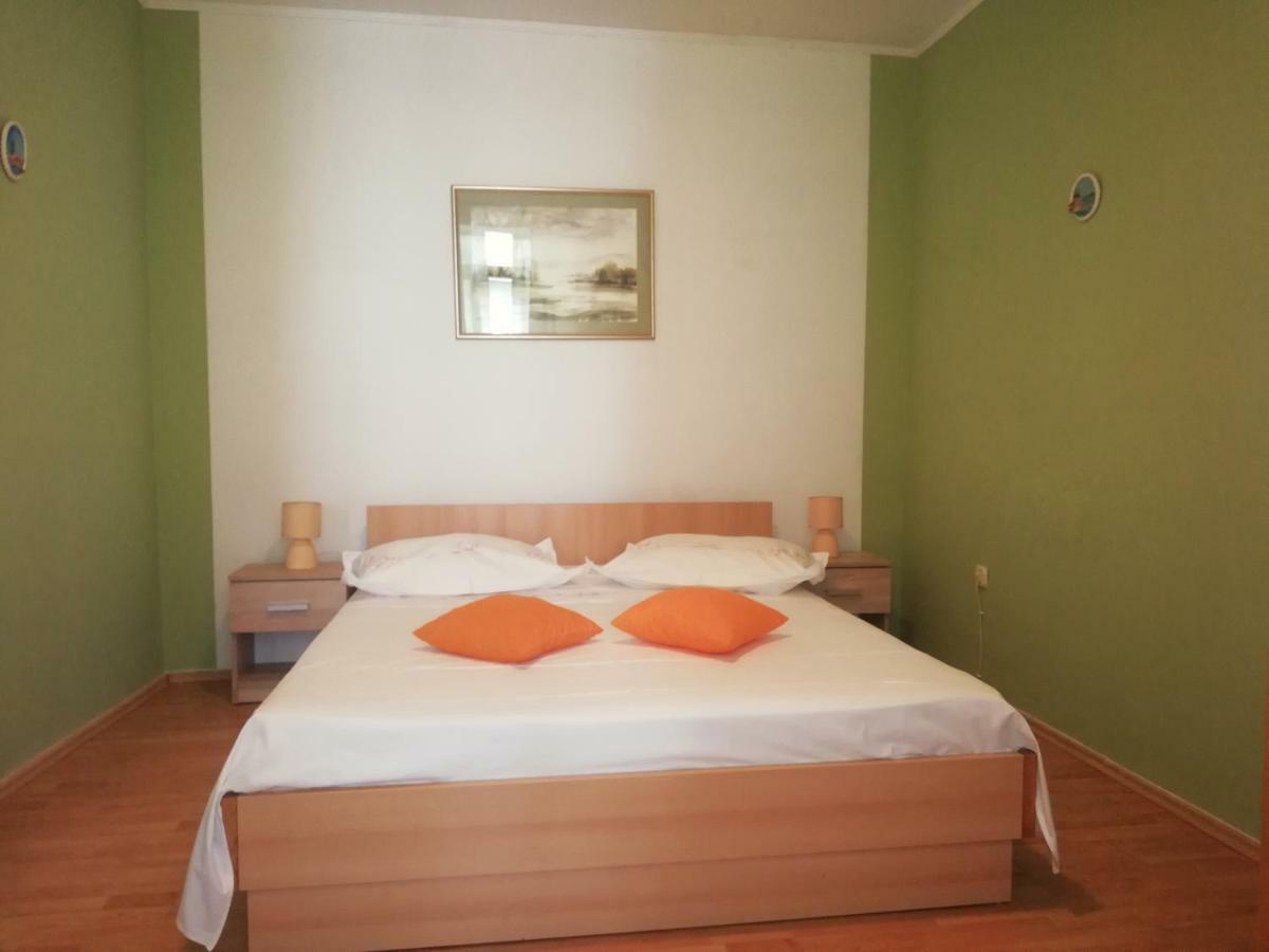 Apartments Jadranka Tučepi Екстериор снимка